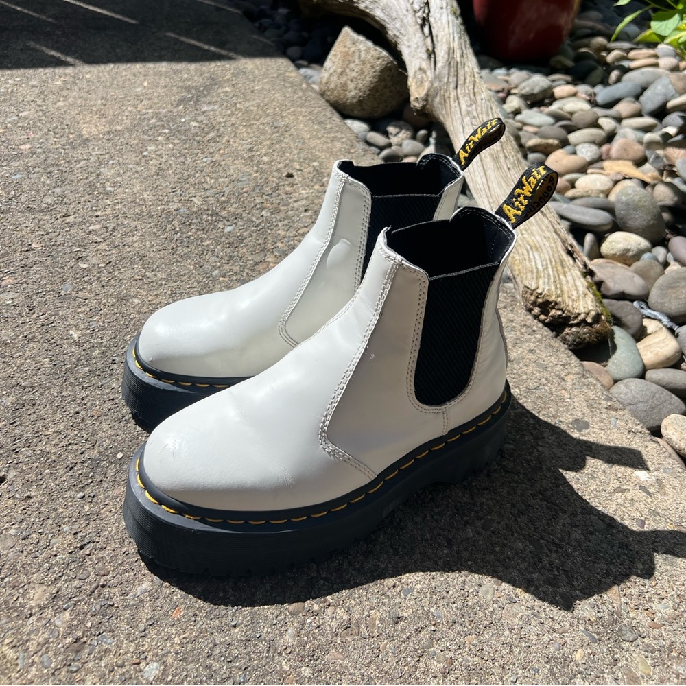Platform doc marten boots